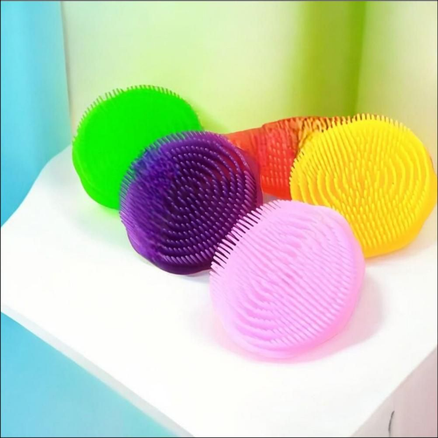 Scalp Massage Brush – Gentle Exfoliation & Hair Growth Support 