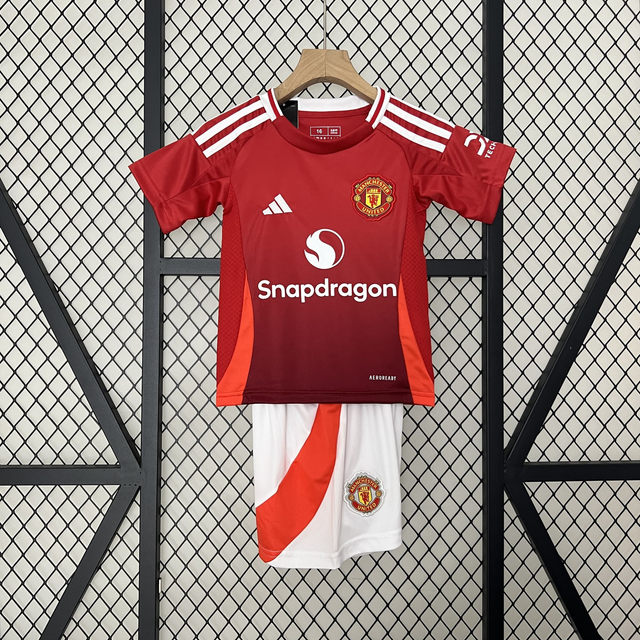 Conjunto camiseta + pantalón NIÑOS 1ª Manchester United  24-25