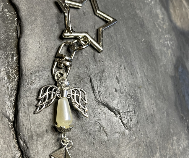 Clip-on silver star pearl angel with message 