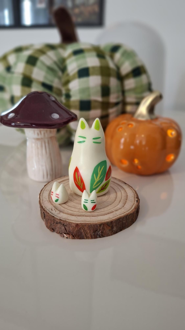 Gardiens sur socle - orange et vert 