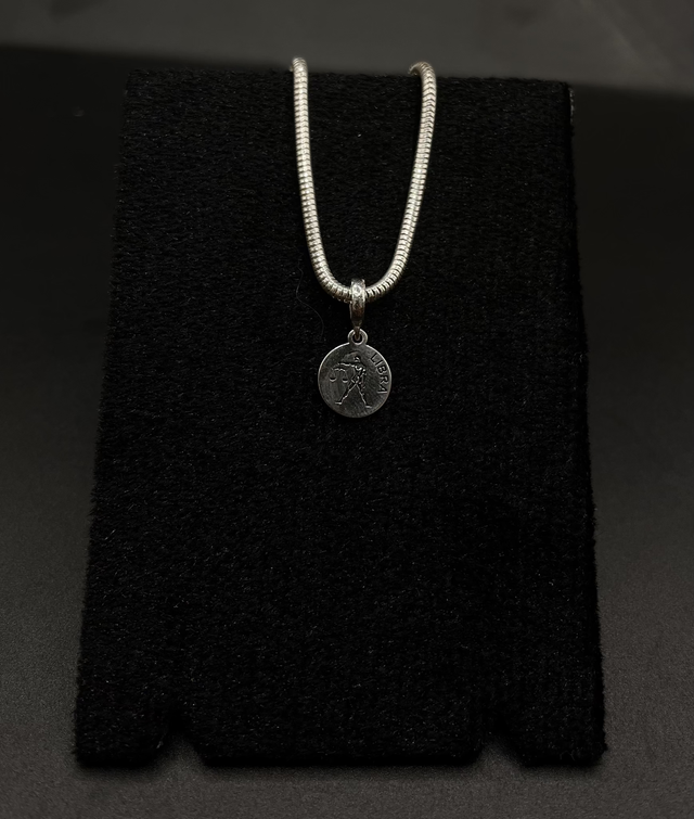 Berloque medalha signo Libra