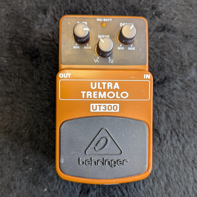 Behringer UT300 Tremolo