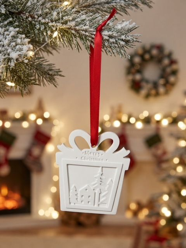 Paint Your Own Christmas Bauble