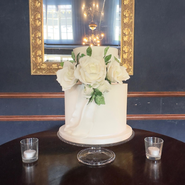 Two Tier Wedding Cake 