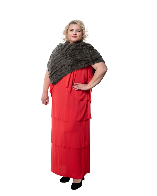 Rosenvinge turkisponcho värissä (army green) armeijan vihreä - kultaisilla strasseilla 