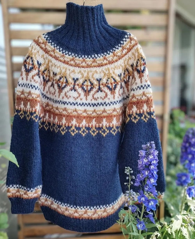Alasuq Polar Sweater Kit - Col 36 (Navy Blue &amp; Ecru Heather) - Wool &amp; Pattern - Linka Neumann