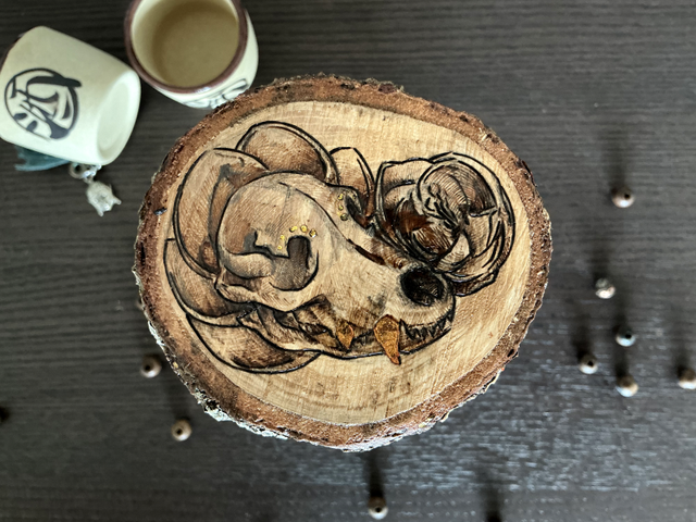 Loup et Pivoine - Pyrogravure - PIECE UNIQUE