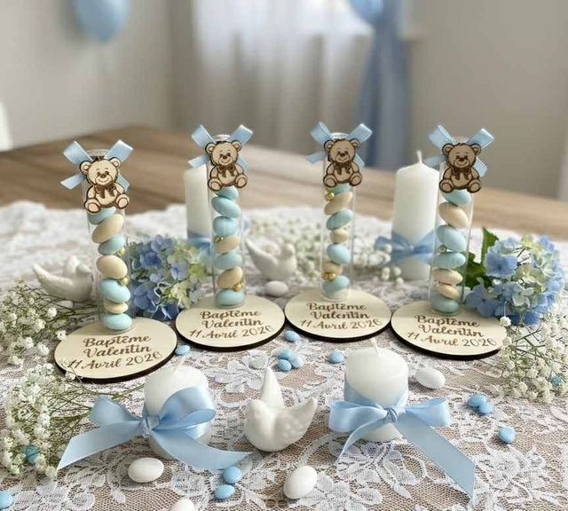 Support en bois avec fioles à dragées