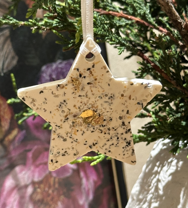 SET OF 5 BAUBLES GOLD