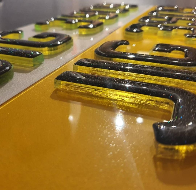 6mm Neon Green 4D with Glitter Gel 