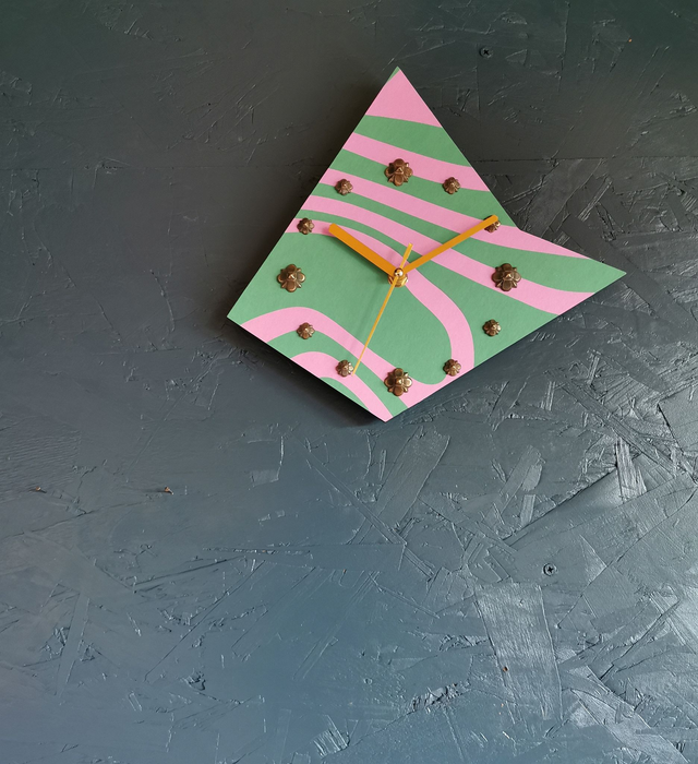 Horloge vintage pendule murale silencieuse années 70 "Rose vert"