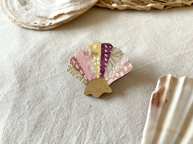 Broche coquillage tons rose et mauve
