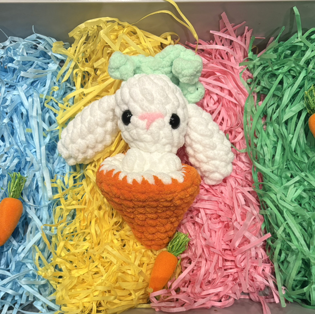 Easter pop up bunny in carrot