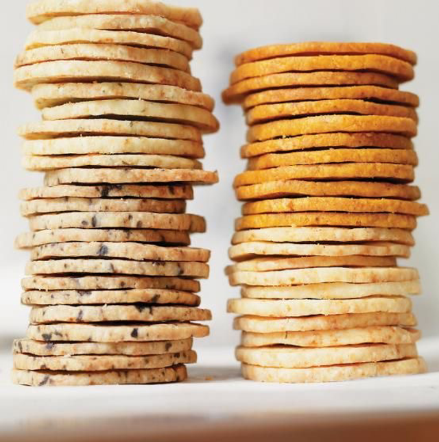 Platter- box of cheese crackers 