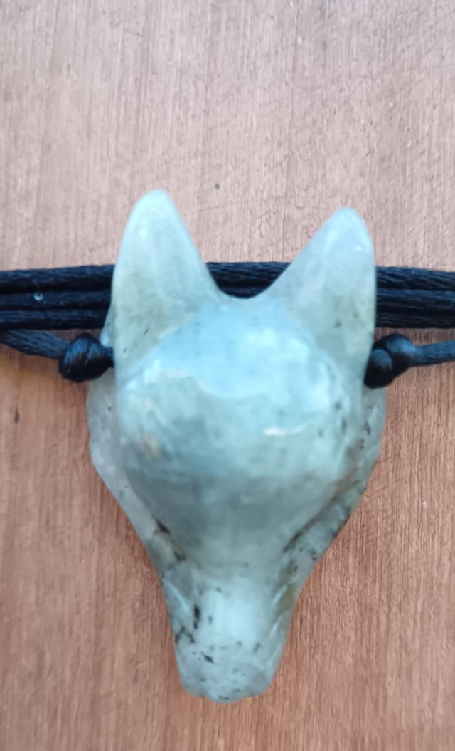 Loup en labradorite (pendentif) 
