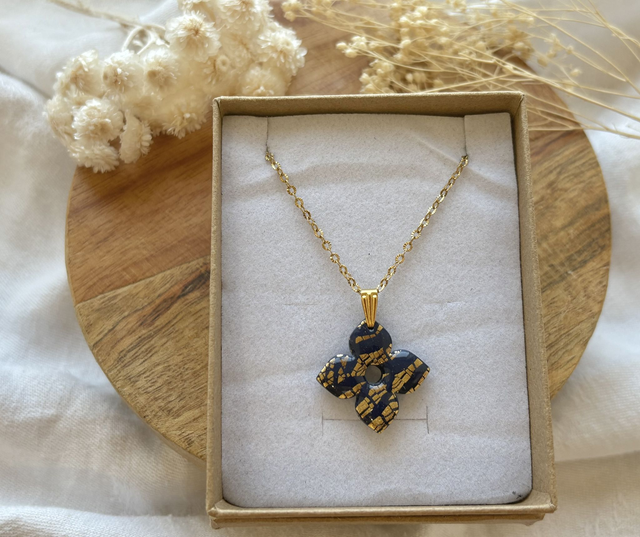 Collier - MARINE - trèfle pointu