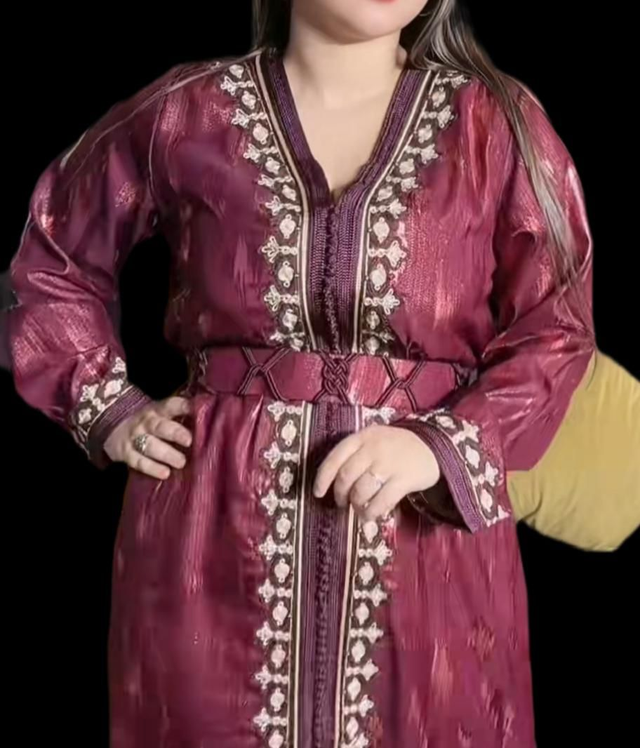 Caftan broche +ceinture 