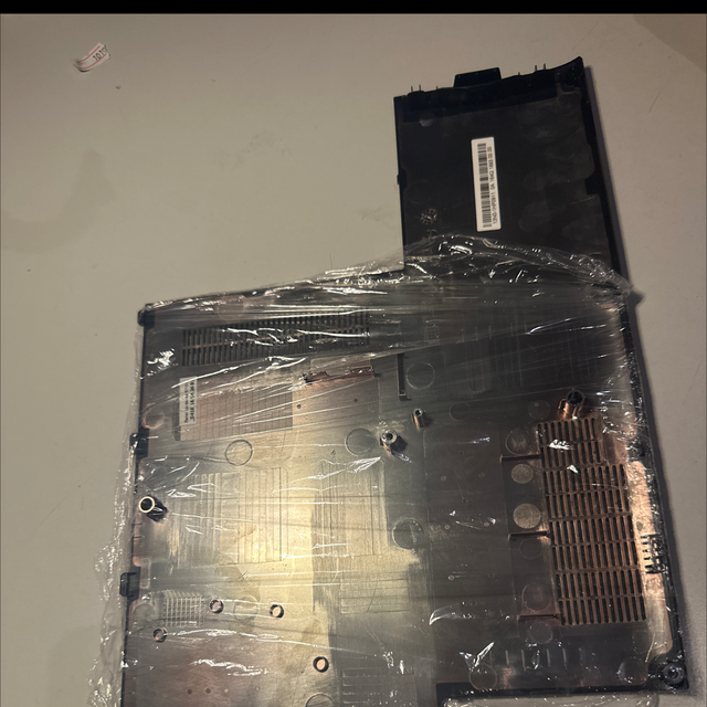 1083-Medion Akoya E7420 Untergehäuse Bodenwanne Basecover – 13N0-1HP0911 – MD99890 Ersatzteil
