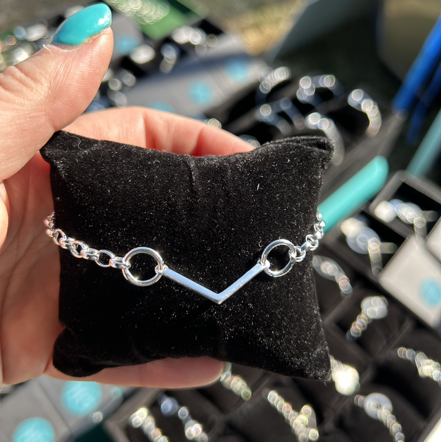 Snaffle modern pendant 