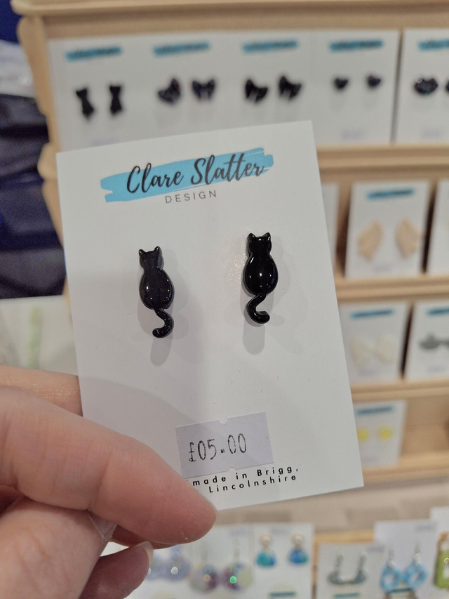 Black cat studs