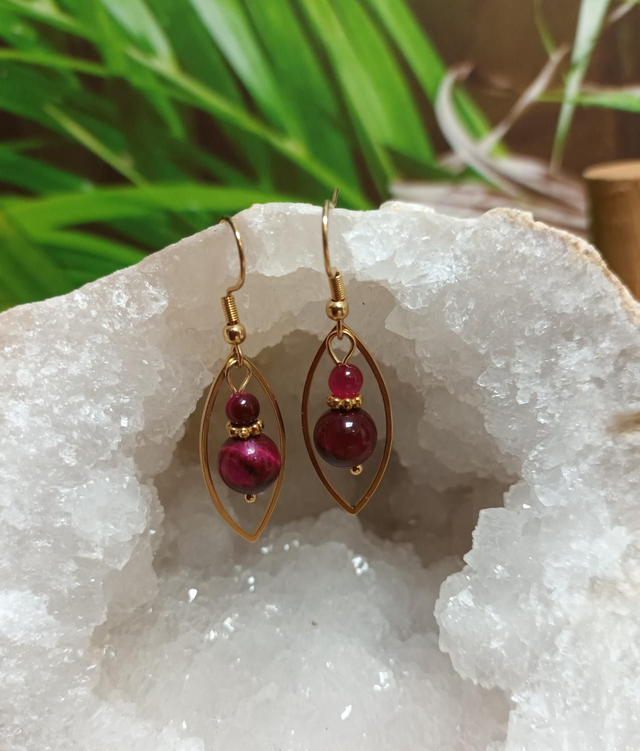 Boucles d&#039;oreilles en œil de tigre teinté