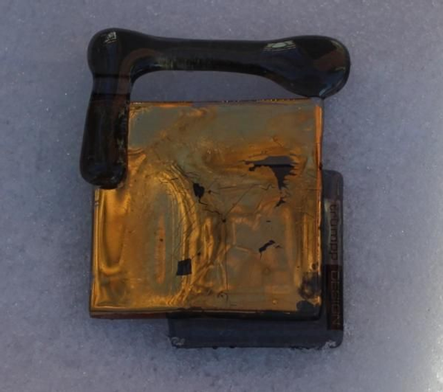 o7 Schmuckanhänger aus Glas vergoldet