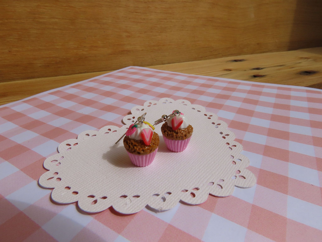 🧁 Boucles d'oreilles - Cupcakes aux fraises
