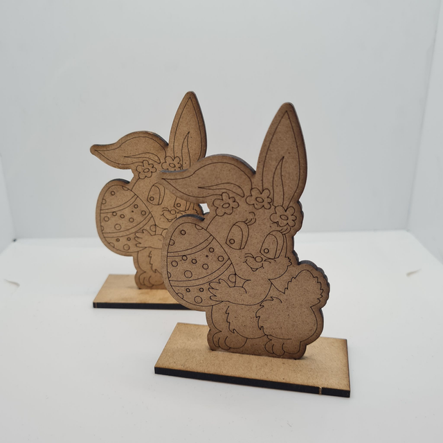 Stand coelho com ovo