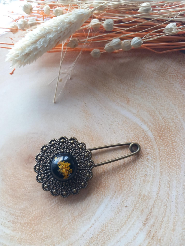 Broche reine Anne