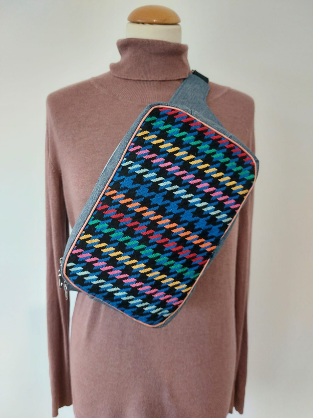 Sac banane en lainage et simili cuir