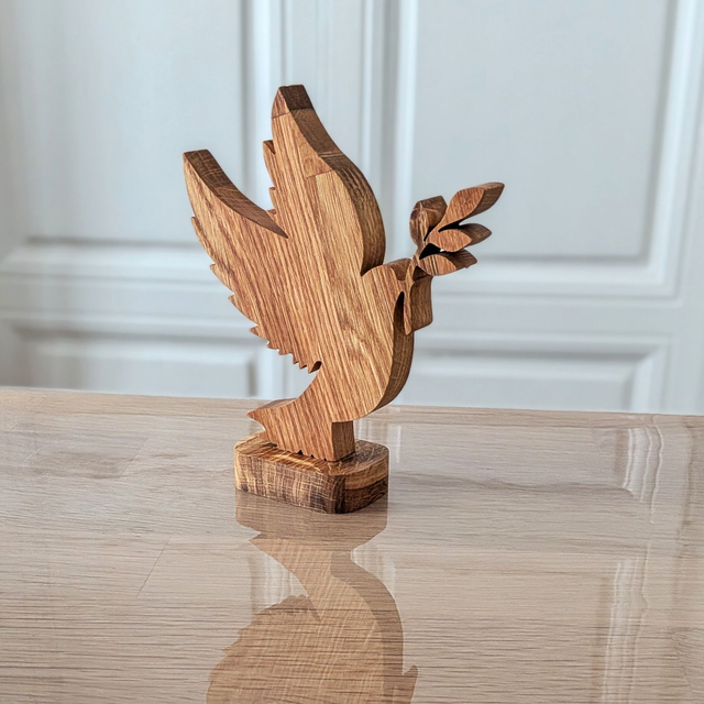Colombe en chêne