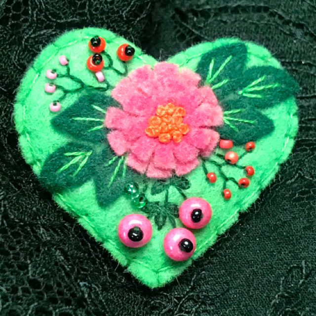 Broche forêt magique/rose cœur 