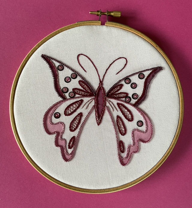 Kit broderie traditionnelle * Papillon *
