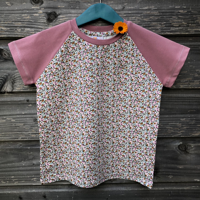 T-shirt manches courtes 4-5 ans «Fleurs et Vieux rose»