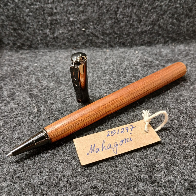 25/297 Tintenroller Mahagoni