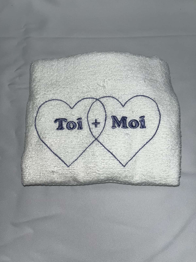 Serviette de toilette brodée