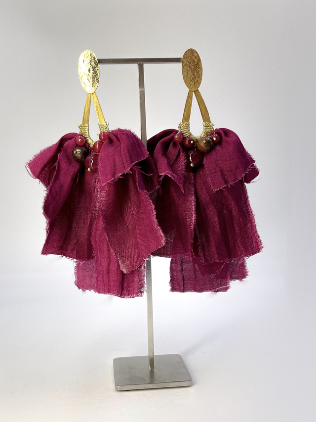 Boucles d&#039;oreilles &quot; Pivoines &quot; couleur Lie-de-vin