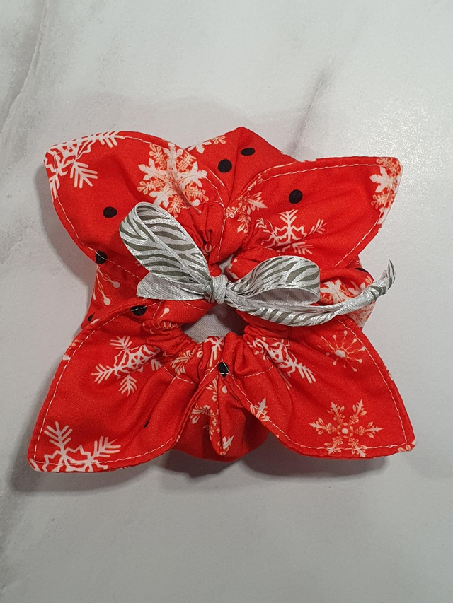 Petit pochon-fleur Noël rouge