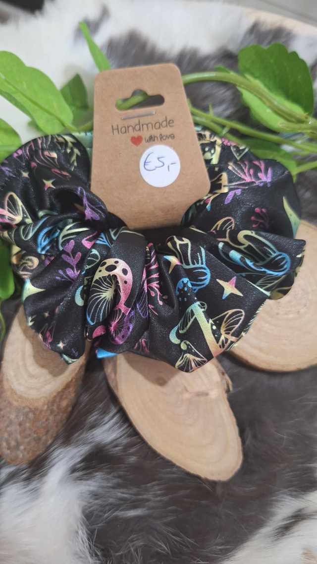 S-003. Fine line mushroom color