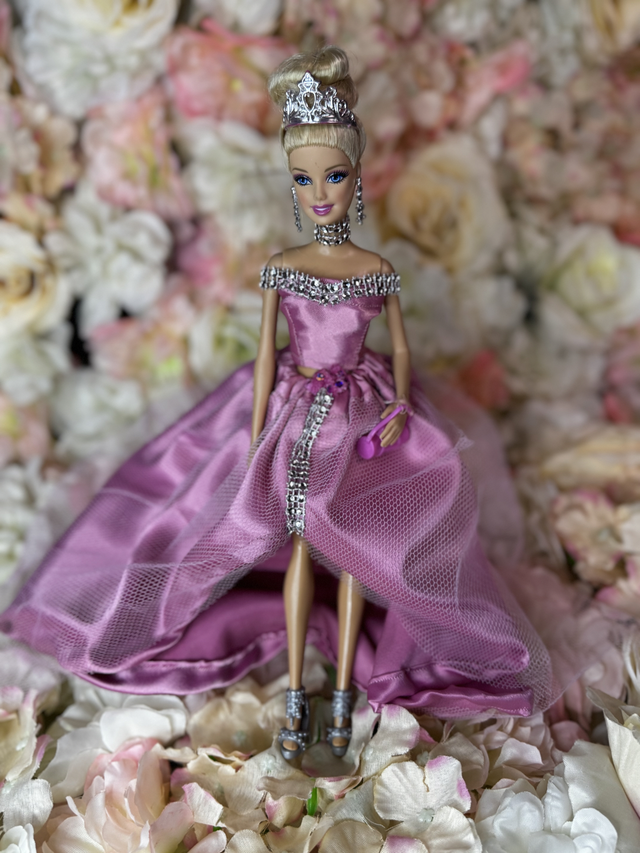 Poupée Princesse Rose Fait Main | Robe Satin Tulle Strass | Diadème Couronne | Poupée Artisanale Collection | Cadeau Unique Enfant