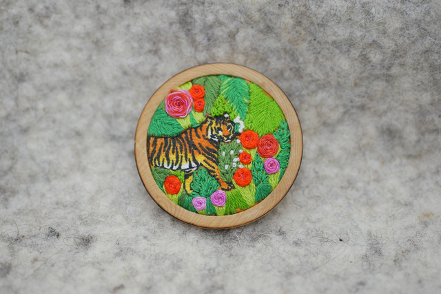 Broche tigre