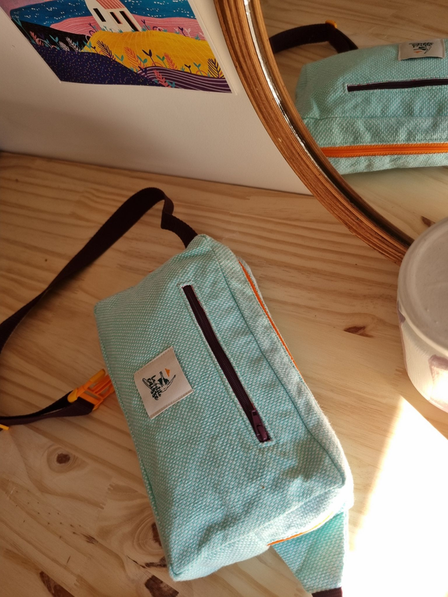 Banane rectangle bleue