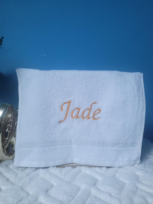 Serviette brodée Jade