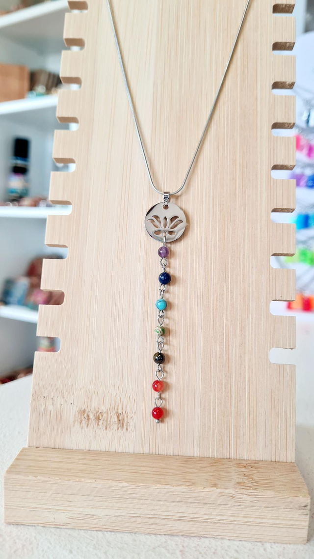 Collier "Mumbai" en acier inoxydable argenté 7 chakras et lotus