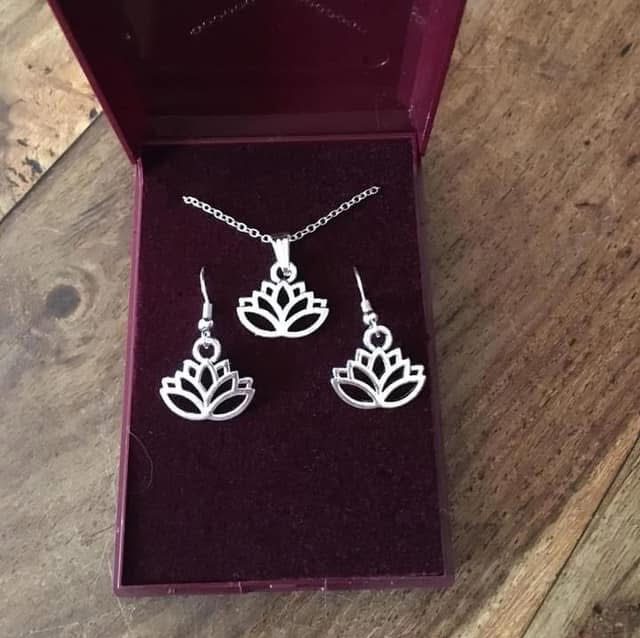 Lotus Flower Set 28” Silver plated chain &amp; ear hooks
