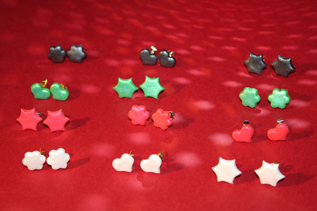 Nollaig mini stud earrings