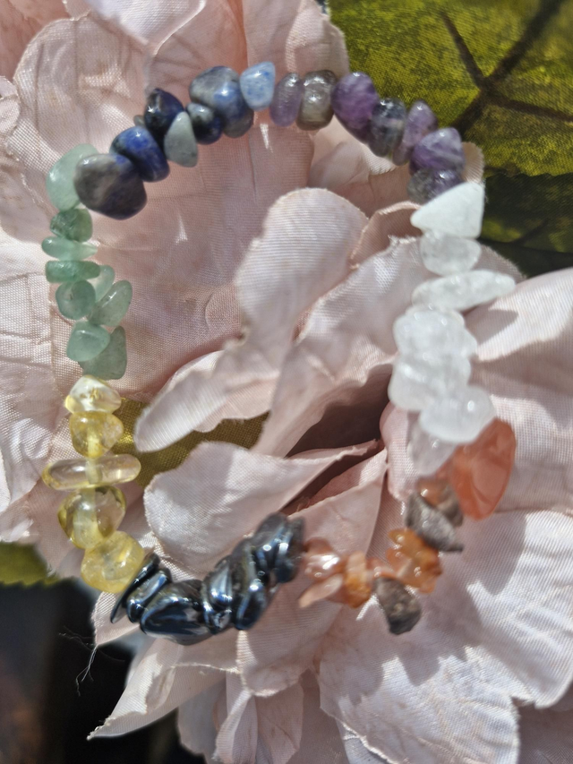 Chakra chip bracelet 