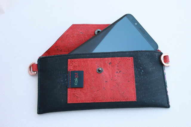 Handyhülle AVA m. Taschenkette quer 