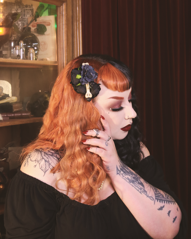 Hairflowers • M • Deadman bones