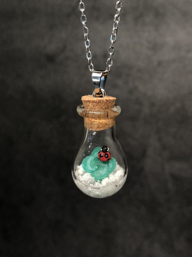 Pendentif trèfle à 4 feuilles neige